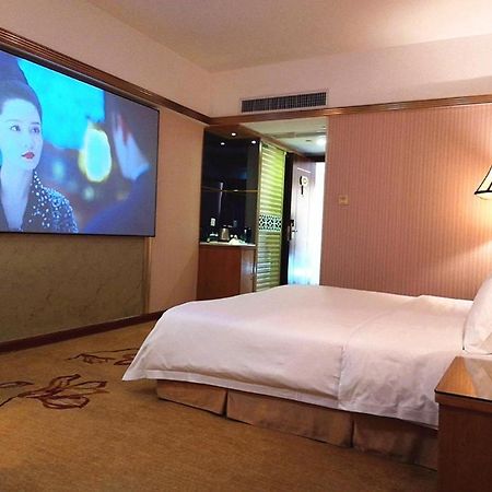 Vienna Hotel Zhanjiang Coast Avenue Exterior foto