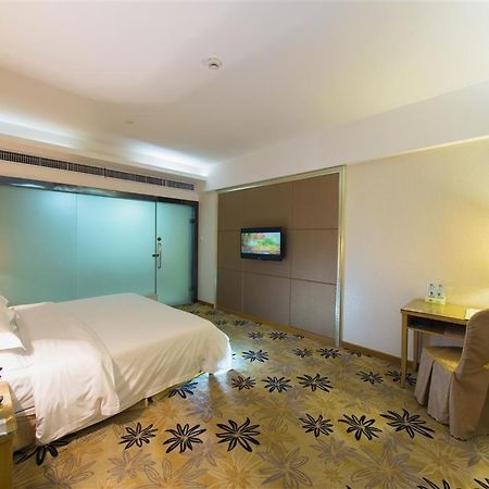 Vienna Hotel Zhanjiang Coast Avenue Exterior foto