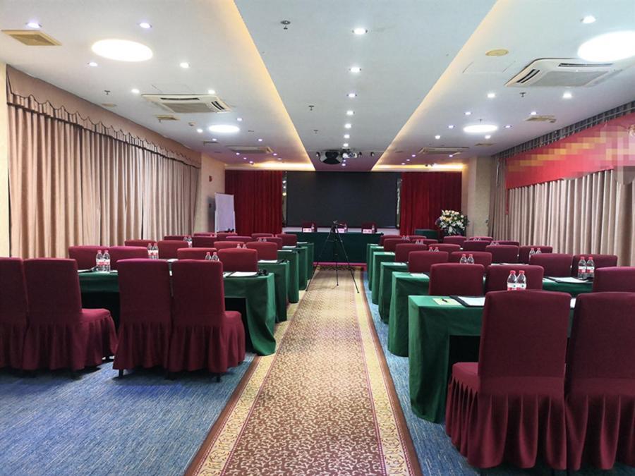 Vienna Hotel Zhanjiang Coast Avenue Exterior foto