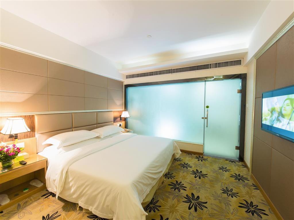 Vienna Hotel Zhanjiang Coast Avenue Exterior foto