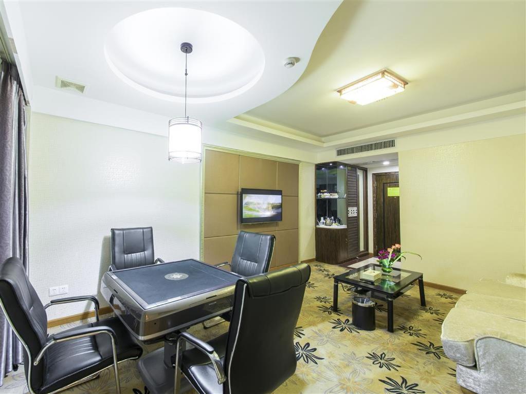 Vienna Hotel Zhanjiang Coast Avenue Exterior foto